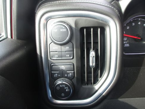 Used 2020 Chevrolet Silverado 1500 LT w/ Texas Edition image 17
