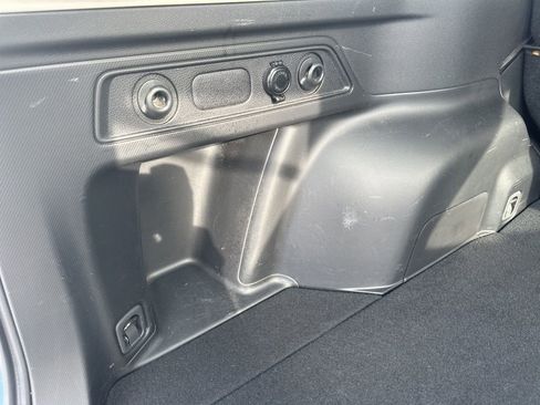 Used 2022 Subaru Forester Base image 27