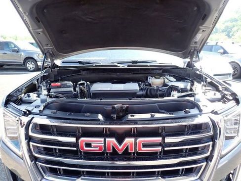 Used 2022 GMC Yukon SLT w/ SLT Premium Package AWD/4WD image 15