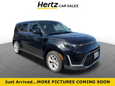 Used 2025 Kia Soul LX w/ LX Technology Package FWD image 1