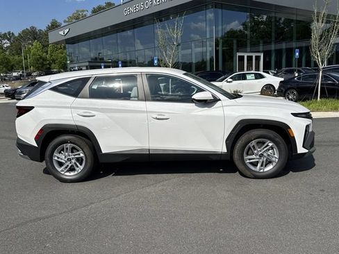 New 2026 Hyundai Tucson SE FWD image 9