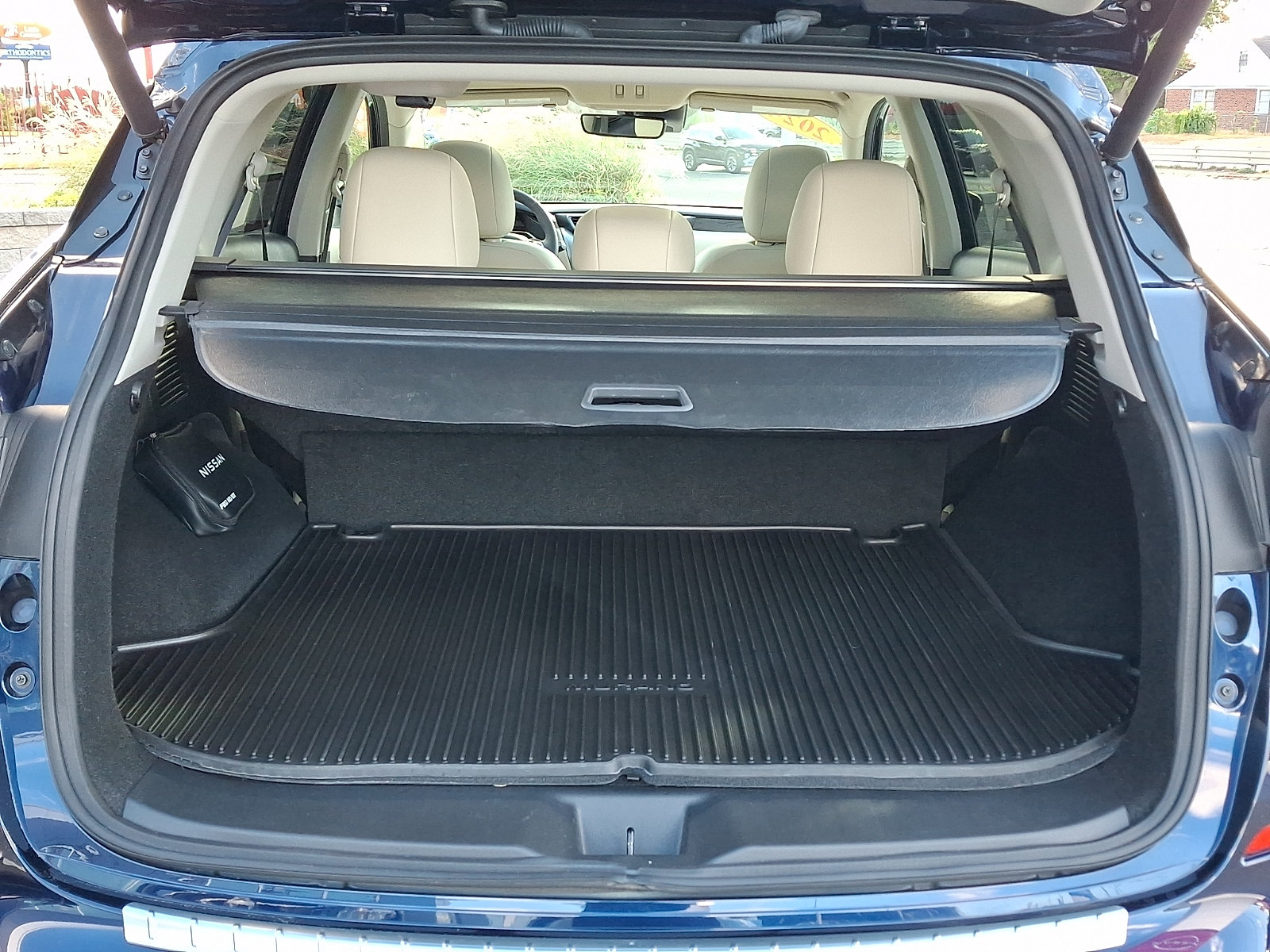 Used 2024 Nissan Murano Platinum w/ Cargo Package AWD/4WD image 34