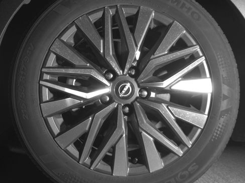Used 2025 Nissan Altima 2.5 SV FWD image 12