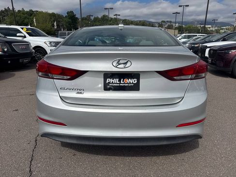 Used 2017 Hyundai Elantra SE FWD image 4