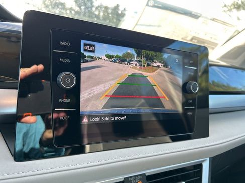 New 2026 Volkswagen Taos SE image 33