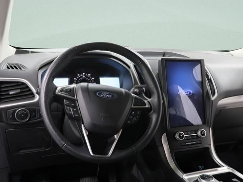 Used 2024 Ford Edge SEL image 8