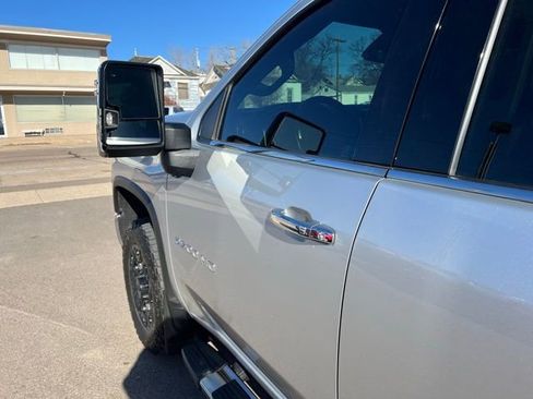 Used 2022 Chevrolet Silverado 2500 LTZ w/ LTZ Plus Package AWD/4WD image 18