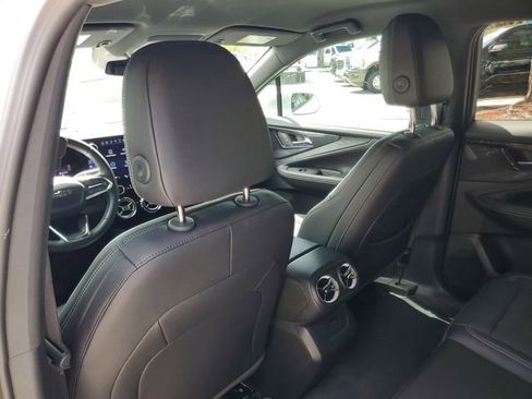 Used 2025 Chevrolet Blazer EV LT FWD image 12