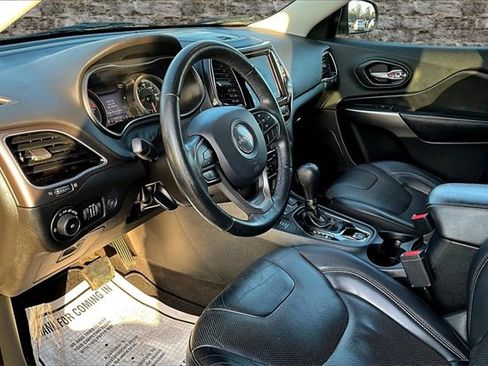 Used 2019 Jeep Cherokee Limited image 15