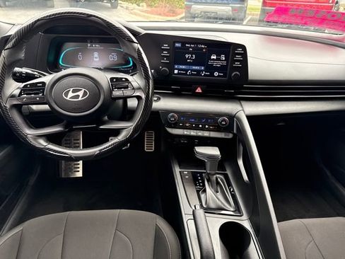 Certified 2025 Hyundai Elantra Sport FWD image 21