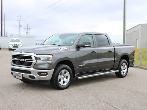 Used 2021 RAM 1500 Big Horn AWD/4WD image 2
