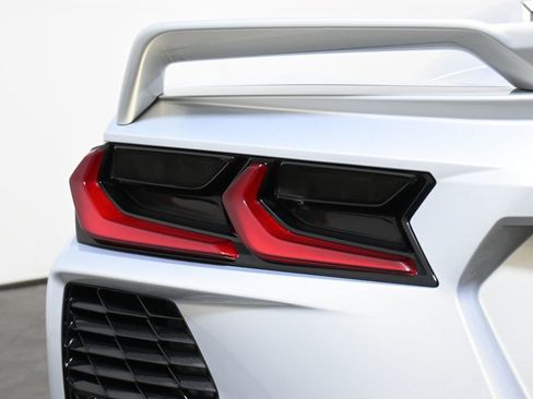 Used 2021 Chevrolet Corvette Stingray Premium Conv w/ Z51 Performance Package image 13