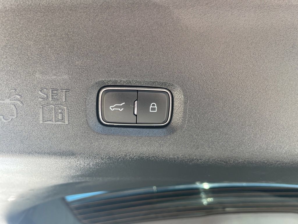 Used 2025 Ford Expedition Max Active AWD/4WD image 42