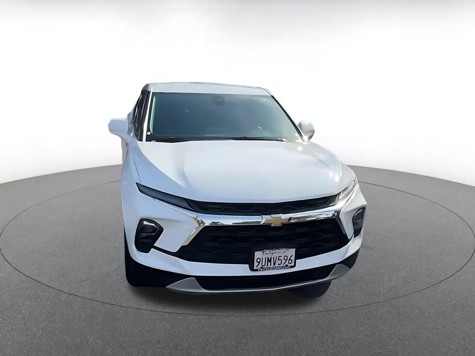 Used 2026 Chevrolet Blazer LT FWD image 3