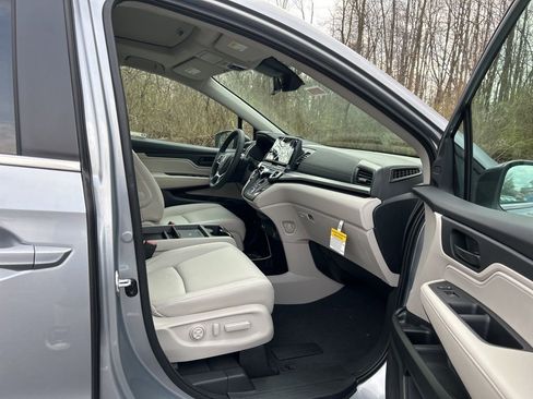 New 2026 Honda Odyssey EX-L image 8
