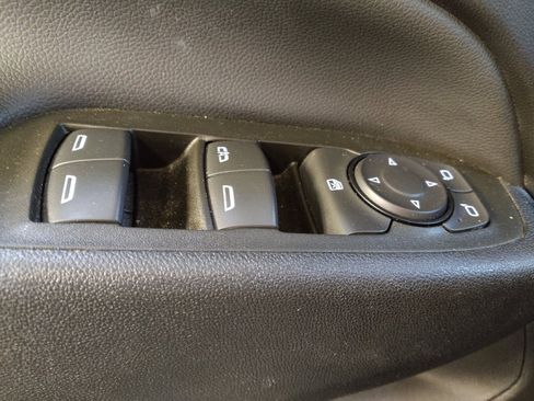 Used 2023 Chevrolet Equinox LT image 27