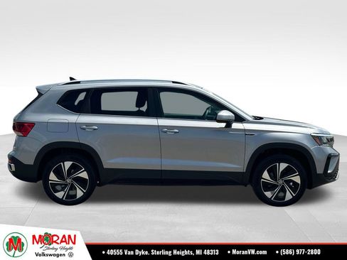 Used 2024 Volkswagen Taos SE AWD/4WD image 6