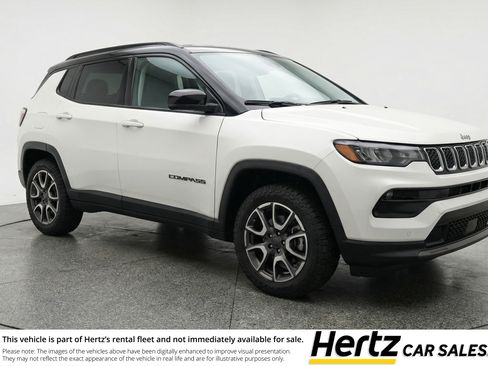 Used 2025 Jeep Compass Trailhawk image 1