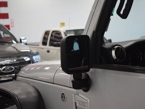 Used 2011 Jeep Wrangler Rubicon w/ Trailer Tow Group AWD/4WD image 31