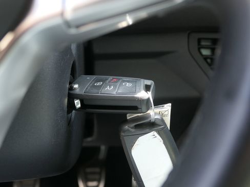 Used 2023 Volkswagen Jetta Sport image 18