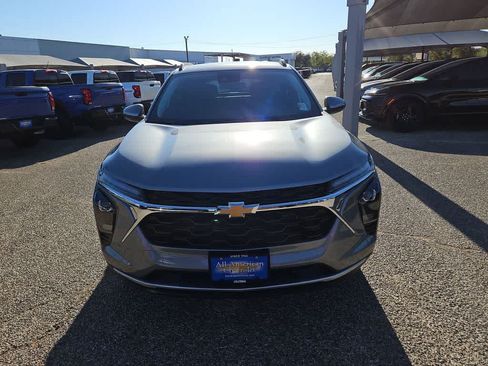 Used 2026 Chevrolet Trax LT w/ Driver Confidence Package FWD image 3