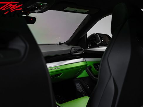 Used 2022 Lamborghini Urus AWD/4WD image 52