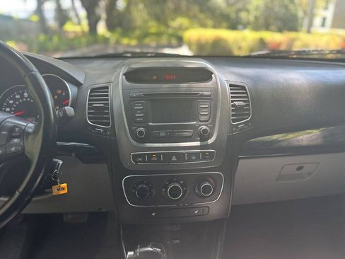 Used 2014 Kia Sorento LX FWD image 6
