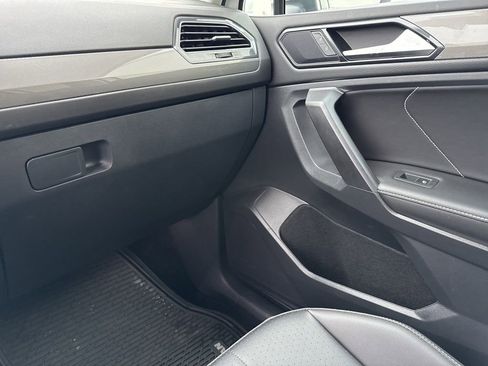 Certified 2023 Volkswagen Tiguan SE image 28