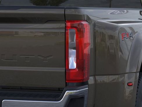 New 2026 Ford F450 XLT w/ FX4 Off-Road Package AWD/4WD image 21
