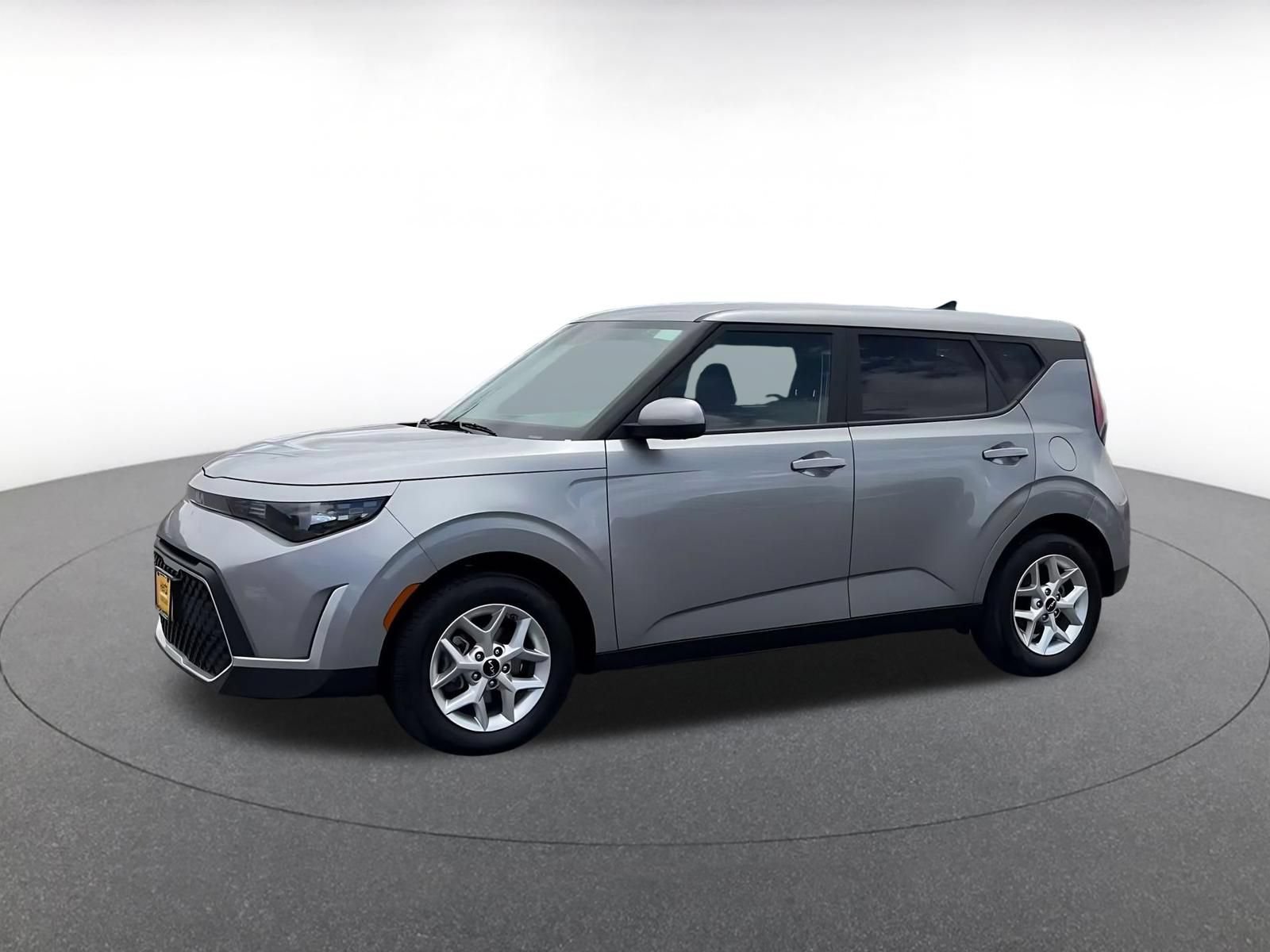 Used 2025 Kia Soul LX w/ LX Technology Package FWD image 7