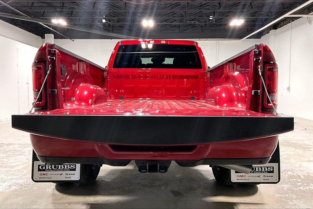 New 2026 RAM 3500 Big Horn AWD/4WD image 33