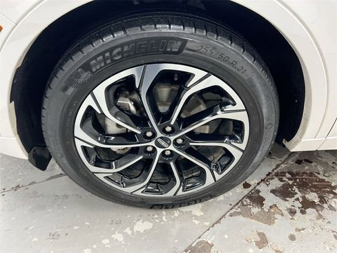 Used 2025 Lincoln Nautilus Reserve image 27