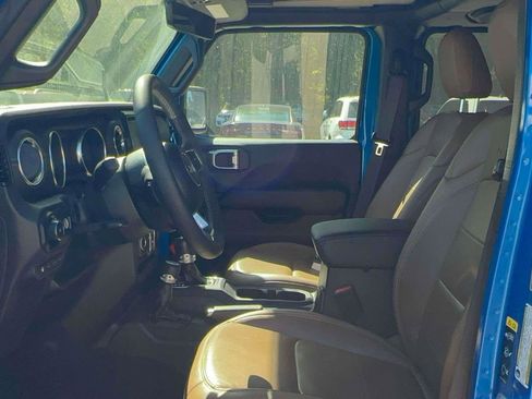 Used 2023 Jeep Wrangler Unlimited Sahara image 15