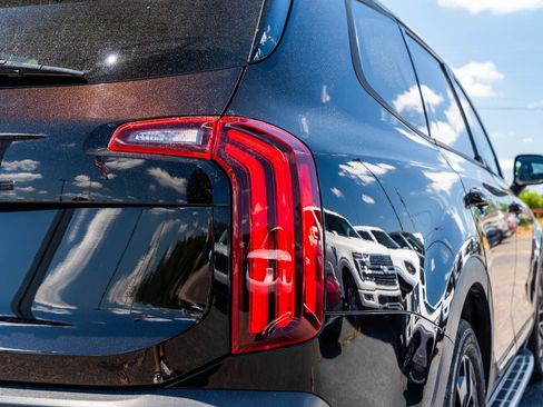 Used 2022 Kia Telluride EX w/ EX Premium Package AWD/4WD image 15