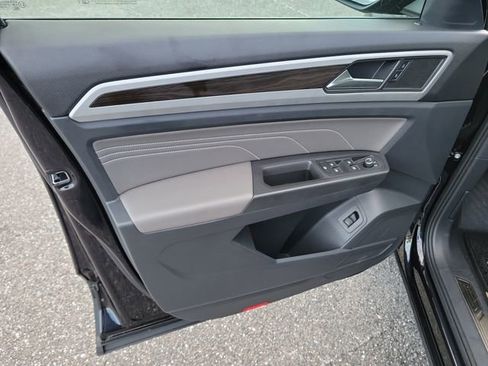 Used 2022 Volkswagen Atlas SE image 23