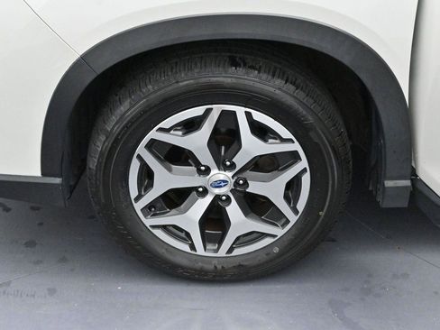 Used 2019 Subaru Forester Premium AWD/4WD image 33