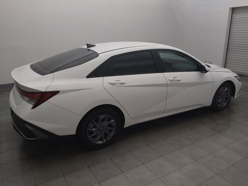 Used 2024 Hyundai Elantra SEL FWD image 10