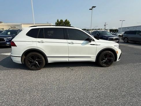 Used 2024 Volkswagen Tiguan SE R-Line AWD/4WD image 15