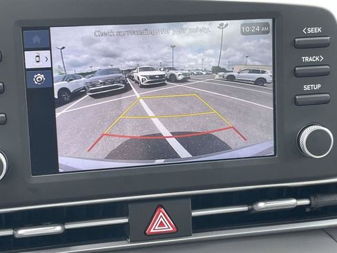Certified 2026 Hyundai Elantra SE FWD image 15