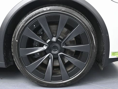 Used 2023 Tesla Model X image 5