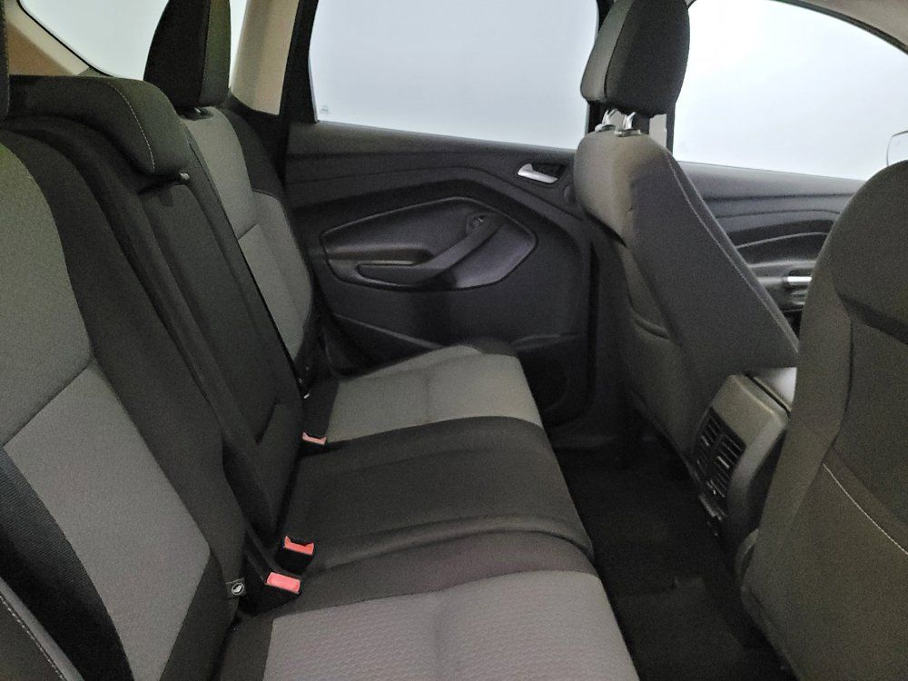 Used 2017 Ford Escape SE w/ Equipment Group 201A FWD image 19