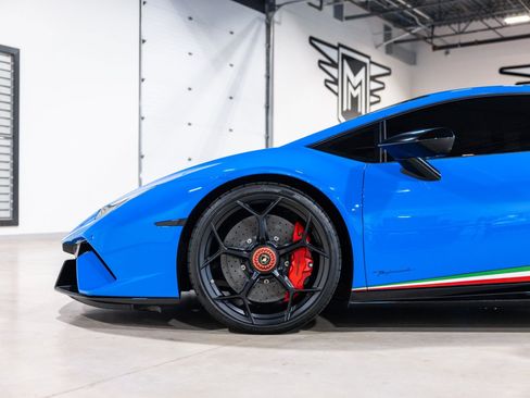 Used 2018 Lamborghini Huracan Performante AWD/4WD image 22
