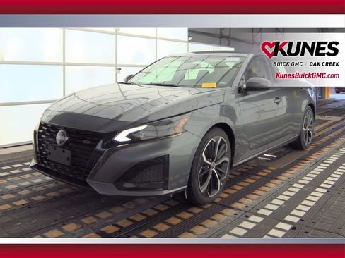 Used 2024 Nissan Altima 2.5 SR image 13