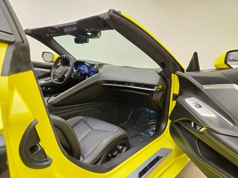 Used 2020 Chevrolet Corvette Stingray Premium Conv w/ 3LT Preferred Equipment Group RWD image 21