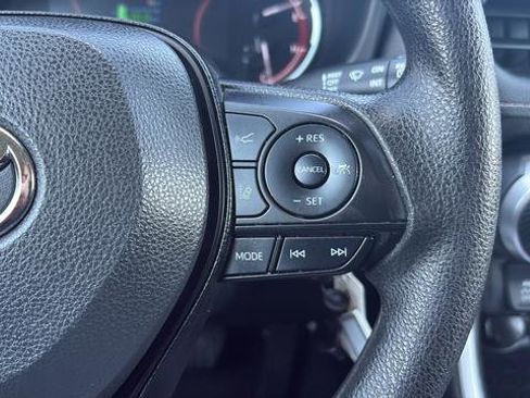 Used 2024 Toyota RAV4 LE image 33
