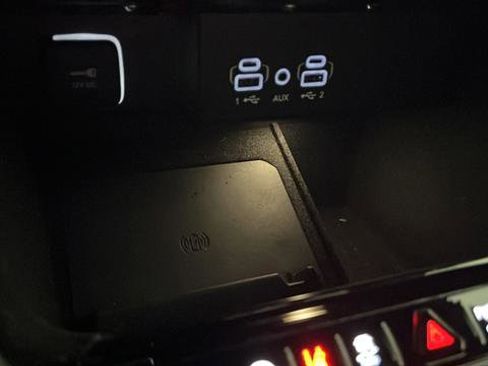 Used 2023 Jeep Wagoneer Series III w/ Premium Group I image 41