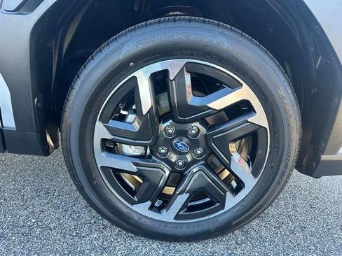 Used 2025 Subaru Forester Premium image 12