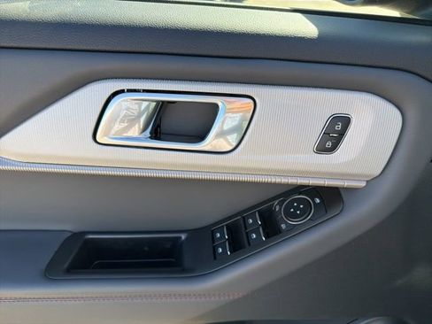 New 2026 Ford Explorer Active w/ Active Comfort Package image 13