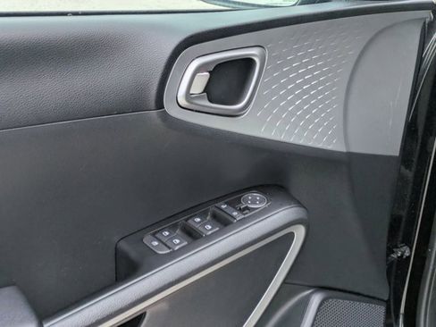 Used 2023 Kia Soul LX w/ Option Group 015 image 3