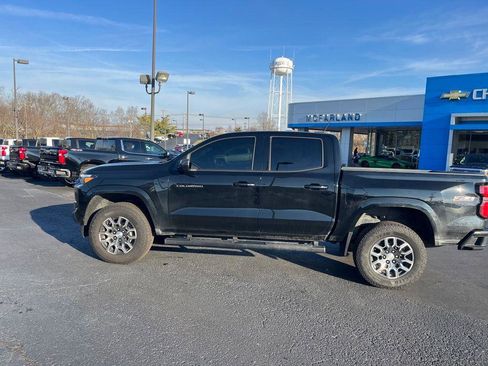Used 2025 Chevrolet Colorado Z71 image 2